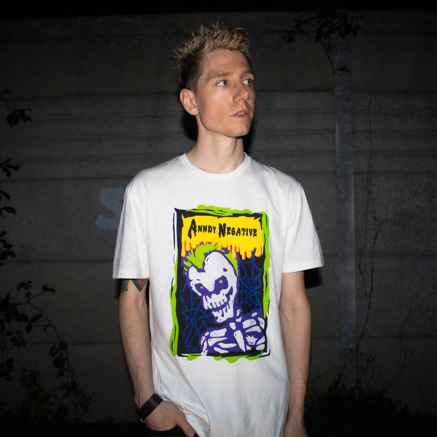 Retro 90s Spooky Skeleton Tee